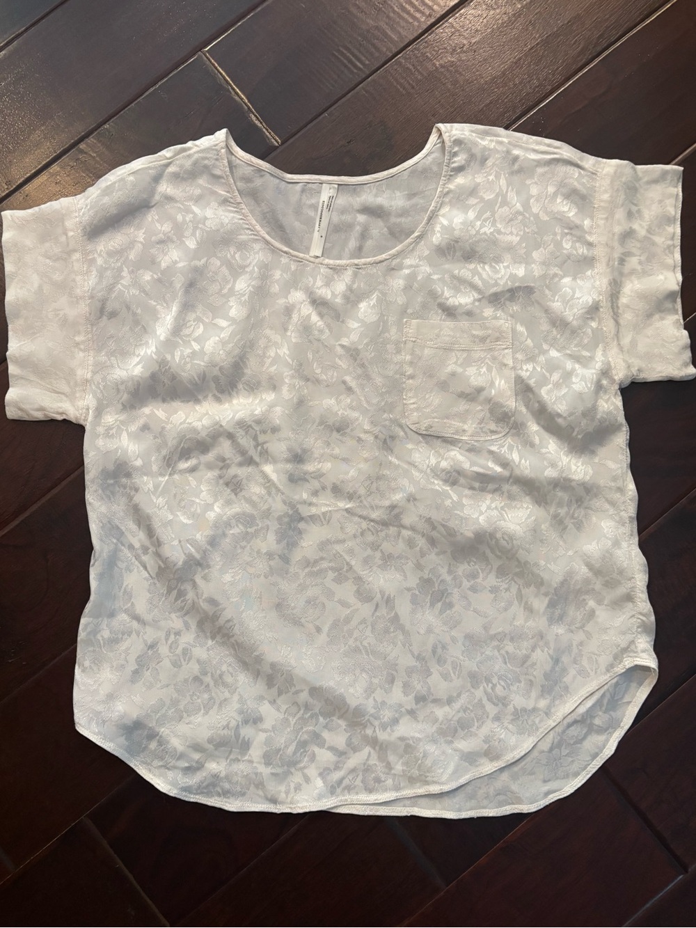 Anthropologie Satin White Baroque Carson Pocket Tee Size Small